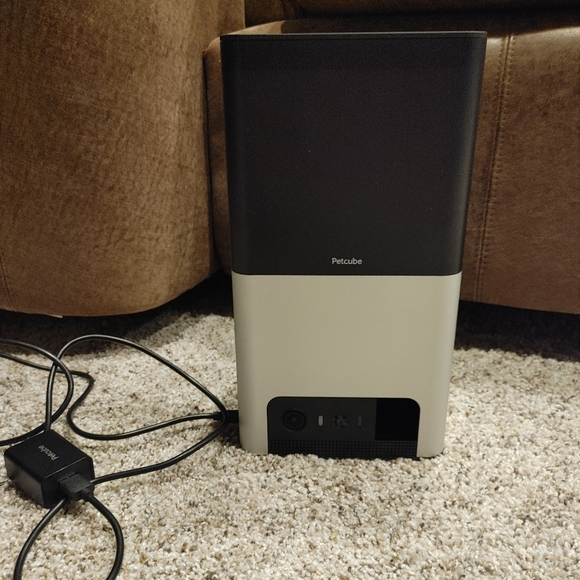 Petcube Bites 2 Wi-Fi Pet Camera with Treat Dispenser & Alexa Built-in, for Dogs - Picture 7 of 11